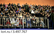 Ночная репетиция парада Победы на Красной площади 3 мая 2012 года. Зрители. Редакционное видео, видеограф Игорь Долгов / Фотобанк Лори