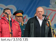 Геннадий Зюганов на санкционированном митинге КПРФ на Лубянской площади (2012 год). Редакционное фото, фотограф Игорь Долгов / Фотобанк Лори