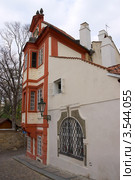 Старый дом в исторической части Праги, Чехия (2012 год). Стоковое фото, фотограф Иван Марчук / Фотобанк Лори
