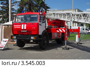 Выставка "Комплексная безопасность 2012" на ВВЦ (ВДНХ). Автоподъёмник пожарный. Редакционное фото, фотограф Елена Коромыслова / Фотобанк Лори