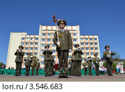 День Победы. На центральной площади - военный духовой оркестр. Слуцк, Беларусь (2012 год). Редакционное фото, фотограф Николай Шуманский / Фотобанк Лори