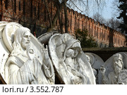 Барельефы со стены взорванного Храма Христа Спасителя в Донском монастыре (2012 год). Стоковое фото, фотограф Free Wind / Фотобанк Лори