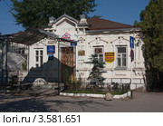 Буденновск. Здание БТИ (2012 год). Редакционное фото, фотограф Андрей Ижаковский / Фотобанк Лори