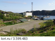 Вид на стадион и причалы, город Полярный, Мурманская область (2012 год). Стоковое фото, фотограф Вячеслав Палес / Фотобанк Лори
