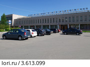 Дом торговли, город Оленегорск, Мурманская область (2012 год). Редакционное фото, фотограф Вячеслав Палес / Фотобанк Лори