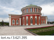 Здание у главного входа в музей-заповедник Царицыно (2012 год). Редакционное фото, фотограф Родион Власов / Фотобанк Лори