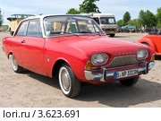 Автомобиль Ford Taunus 17M P3. Олдтаймер шоу. Паарен им Глин. Германия (2012 год). Редакционное фото, фотограф Sergey Kohl / Фотобанк Лори