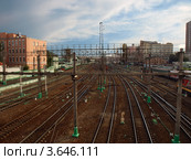 Железнодорожные пути на подъезде к Казанскому вокзалу. Москва (2012 год). Стоковое фото, фотограф Самойлова Екатерина / Фотобанк Лори