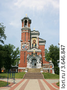 Церковь-усыпальница Святополк-Мирских, пос. Мир, Гродненская обл., Беларусь (2012 год). Стоковое фото, фотограф Марина Шатерова / Фотобанк Лори
