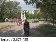 Город Нефтекумск. Фонтан в парке (2012 год). Редакционное фото, фотограф Андрей Ижаковский / Фотобанк Лори