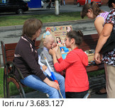 Фейс-арт в разгаре (2012 год). Редакционное фото, фотограф Анатолий Матвейчук / Фотобанк Лори