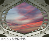 Кутафья башня Московского Кремля, вид снизу на закатное небо (2012 год). Стоковое фото, фотограф Владимир Журавлев / Фотобанк Лори