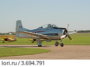 Самолет T-28 "Феннек" (2010 год). Редакционное фото, фотограф Василий Фирсов / Фотобанк Лори