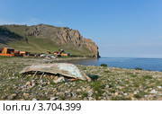 Разбитая лодка на берегу Байкала. Стоковое фото, фотограф Ирина Шалимова / Фотобанк Лори