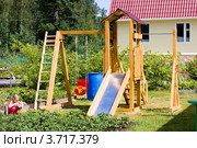 Самодельная детская площадка на дачном участке. Стоковое фото, фотограф Катерина Макарова / Фотобанк Лори