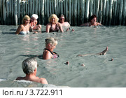 Люди на курорте в Турции (2009 год). Редакционное фото, фотограф ElenArt / Фотобанк Лори