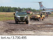 Второй международный форум "Технологии в машиностроении 2012". Автомобили Скорпион-ЛША Б и УАЗ-469. Редакционное фото, фотограф Игорь Долгов / Фотобанк Лори
