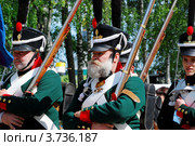 Солдаты времен 1812 г, реконструкция (2012 год). Редакционное фото, фотограф Сергей Великанов / Фотобанк Лори