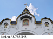 Михайловская Слобода. Церковь Михаила Архангела. Надвратные иконы (2012 год). Стоковое фото, фотограф Илюхина Наталья / Фотобанк Лори