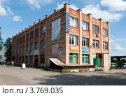 Здание гостиницы и автовокзала, город Сафоново, Смоленская область (2012 год). Редакционное фото, фотограф Вячеслав Палес / Фотобанк Лори