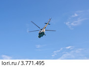 Вертолет Ми-8 в голубом небе (2012 год). Редакционное фото, фотограф Илюхина Наталья / Фотобанк Лори
