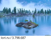 Озеро Художников, хребет Ергаки, Западные Саяны (2012 год). Редакционное фото, фотограф Андрей Павлов / Фотобанк Лори