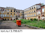 Старое здание гостиницы дворянского собрания XVIII века в Казани (2012 год). Стоковое фото, фотограф Илюхина Наталья / Фотобанк Лори