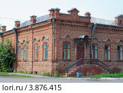 Ишим. Старинный одноэтажный каменный купеческий дом 19 века (2012 год). Стоковое фото, фотограф Александр Тараканов / Фотобанк Лори
