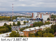 Вид на дворец спорта и гостиницу "Ока" в Нижнем Новгороде (2012 год). Редакционное фото, фотограф Igor Lijashkov / Фотобанк Лори
