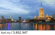 Москва река. Гостиница Украина. Редакционное фото, фотограф Юрий Кирсанов / Фотобанк Лори