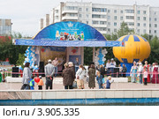 День помидора в Минусинске. Выступление творческих коллективов (2012 год). Редакционное фото, фотограф Шичкина Антонина / Фотобанк Лори