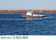 Речное судно на реке Волга (2012 год). Редакционное фото, фотограф FotograFF / Фотобанк Лори