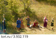 Историческая реконструкция, татары со слугами отдыхают (2012 год). Редакционное фото, фотограф Сергей Федулов / Фотобанк Лори