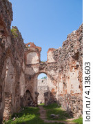 Руины замка Добеле в Центральной Латвии. Dobele Castle (2011 год). Стоковое фото, фотограф Борис Сунцов / Фотобанк Лори