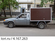Автофургон ВИС-2347 на базе автомобиля LADA SAMARA вид сбоку (2012 год). Редакционное фото, фотограф Родион Власов / Фотобанк Лори