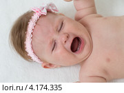 Плачущий младенец. Стоковое фото, фотограф Андрей Кузьмин / Фотобанк Лори