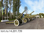 Город Нижний Тагил, орудия времен Второй Мировой Войны на полигоне "Старатель" Нижнетагильского института испытания металлов (НТИИМ) во время выставки "Оборона и защита 2012" Редакционное фото, фотограф Игорь Долгов / Фотобанк Лори