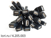 Пучок проводов с разъемами USB. Стоковое фото, фотограф Сергей Дубров / Фотобанк Лори