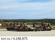 Инженерные военные машины - мостоукладчик, машина разминирования и машина разграждения. Стоковое фото, фотограф Игорь Долгов / Фотобанк Лори