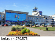 Город Омск, вид на развлекательный комплекс «Европарк» и киноцентр "Вавилон" (2012 год). Редакционное фото, фотограф Виктор Топорков / Фотобанк Лори