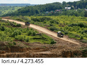 Самосвалы на дороге. Работа в парсуковском карьере. Стоковое фото, фотограф Щеголева Ольга / Фотобанк Лори