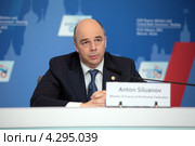 Антон Германович Силуанов, министр финансов Российской Федерации на пресс-конференции посвященной предстоящему саммиту G20 (2013 год). Редакционное фото, фотограф Игорь Долгов / Фотобанк Лори