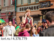 Молодежь на параде мыльных пузырей Dreamflash (2012 год). Редакционное фото, фотограф Алёшина Оксана / Фотобанк Лори