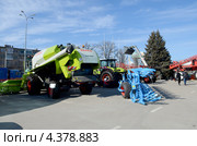 Сельхозтехника на открытой площадке - Агропромышленная выставка «Агротехнологии-2013» в выставочном центре «ВертолЭкспо». Ростов-на-Дону. Редакционное фото, фотограф Олег Пчелов / Фотобанк Лори