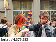 Люди на параде мыльных пузырей "Dreamflash" (2012 год). Редакционное фото, фотограф Алёшина Оксана / Фотобанк Лори