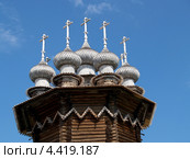 Карелия. Фрагмент церкви Покрова Пресвятой Богородицы в музее-заповеднике «Кижи» (2012 год). Редакционное фото, фотограф Ирина Борсученко / Фотобанк Лори