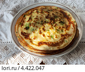 Блины по весеннему, с зеленым луком и яйцом. Стоковое фото, фотограф Короленко Елена / Фотобанк Лори
