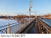 Новый автомобильный мост в г. Боровичи Новгородской обл. (2013 год). Редакционное фото, фотограф FotograFF / Фотобанк Лори