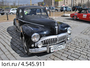 Ретроавтомобиль "Пежо" на ралли классических автомобилей клуба РККА на Поклонной горе, Москва (2013 год). Редакционное фото, фотограф lana1501 / Фотобанк Лори
