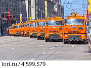 Москва. Уборка Тверской улицы после прохождения парадной колонны военной техники (2013 год). Редакционное фото, фотограф Владимир Сергеев / Фотобанк Лори